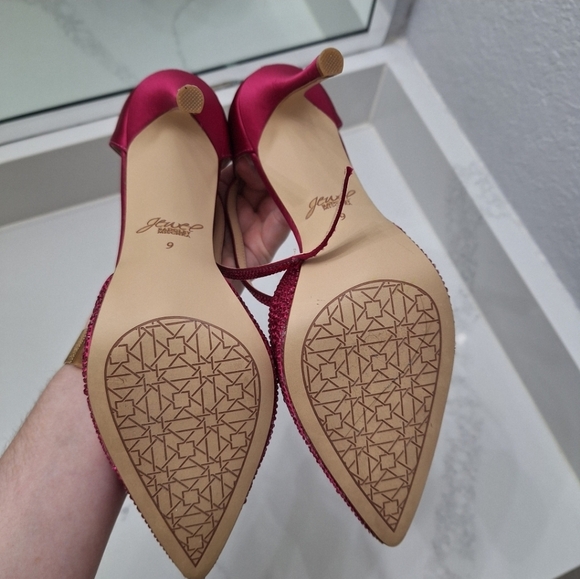 Jewel Badgley Mischka Jailene Fuschia Pumps - Picture 7 of 11